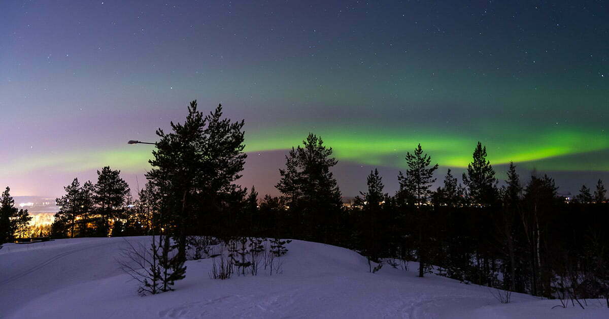 Norrsken även kallat Aurora över Ormberget en vinternatt