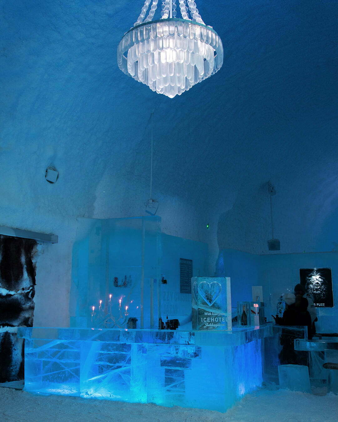 Icehotel Jukkasjärvi isbaren 2019
