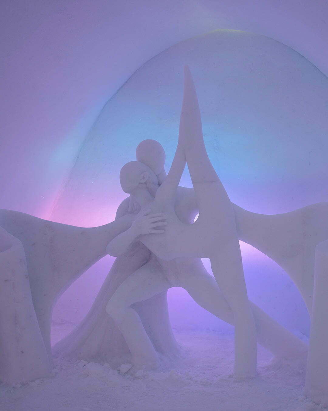 Icehotel Jukkasjärvi isskulptur Dancing Auroras