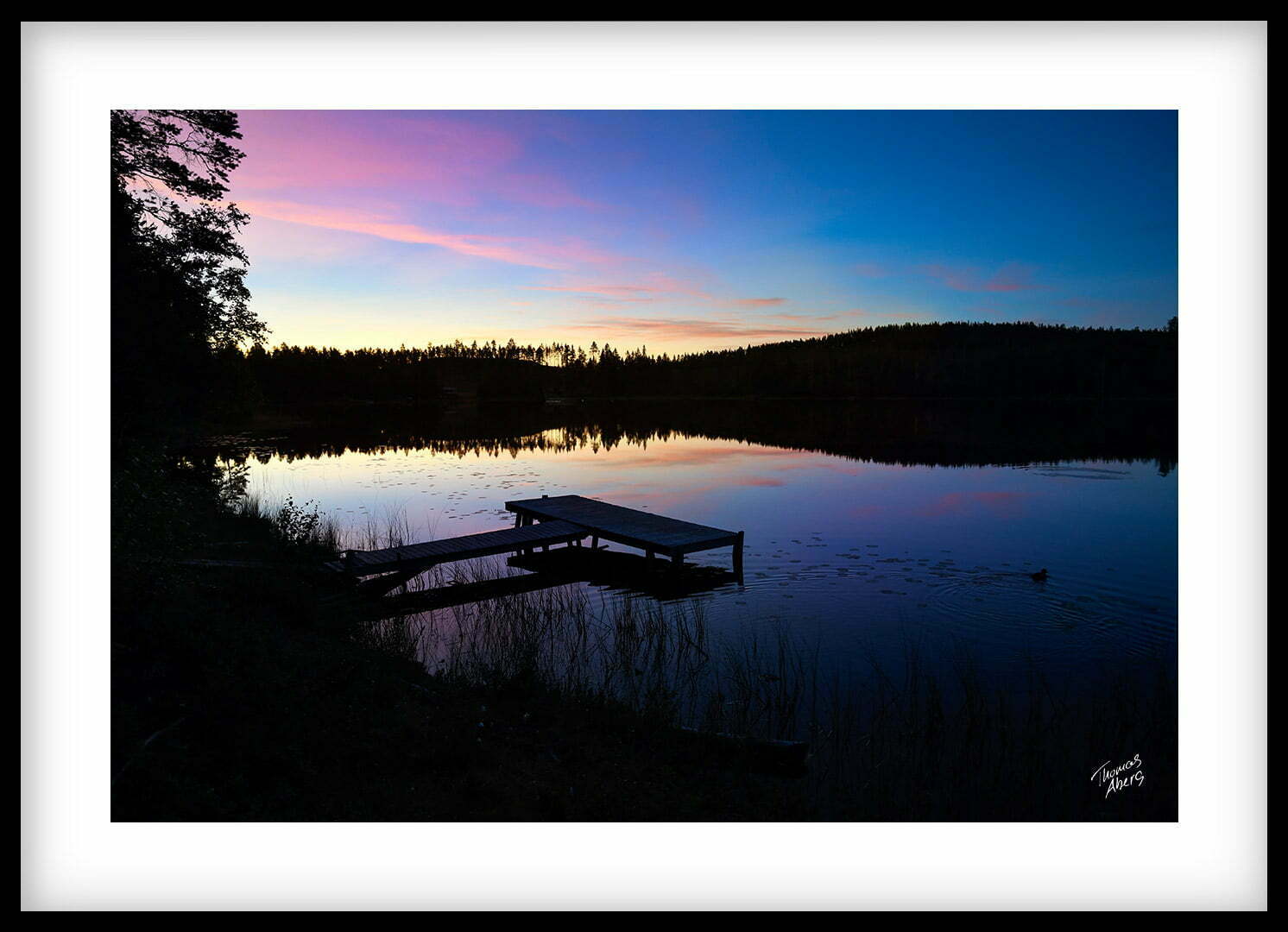 Tavla 00069 Solnedgång vid Vitsjöns brygga
