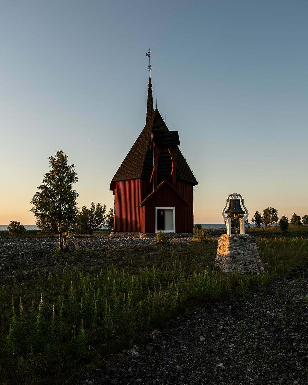 Kyrkan på Malören soluppgång sommar 1080x1350