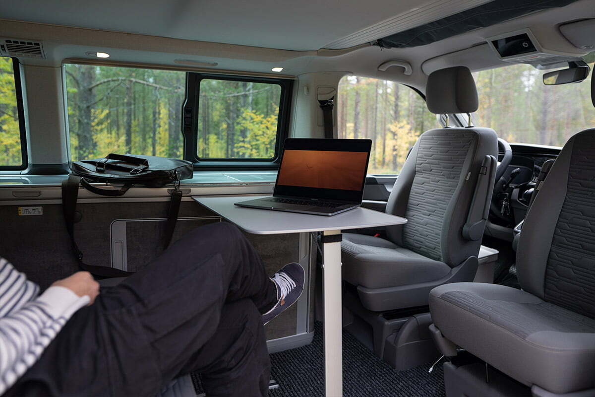 VW California Ocean T6.1 camper van 07 Recamp se på netflix