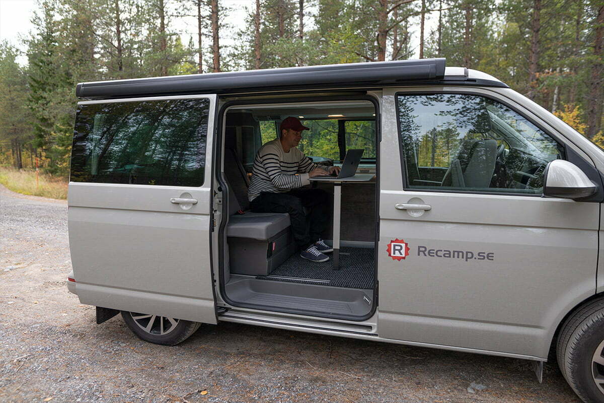 VW California Ocean T6.1 camper van 8 Recamp arbeta dator