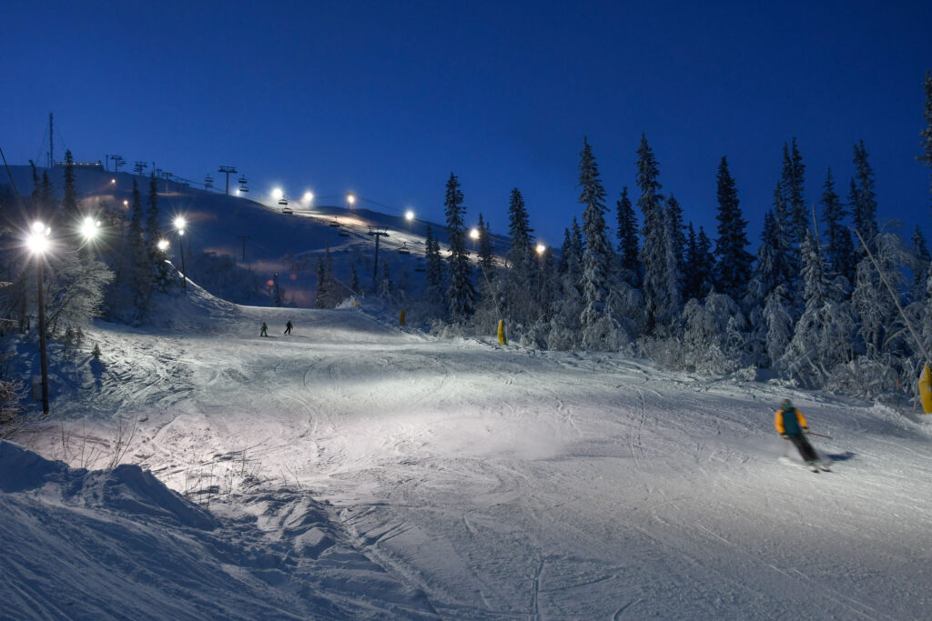Dundret skidort i Gällivare skymning december